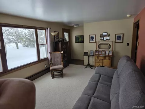 4849 Danforth, Escanaba, MI 49829 photo 3