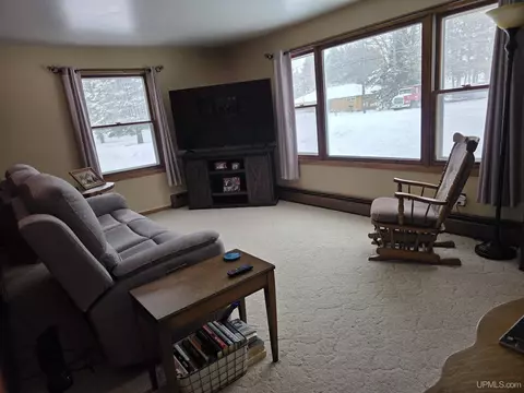 4849 Danforth, Escanaba, MI 49829 photo 5