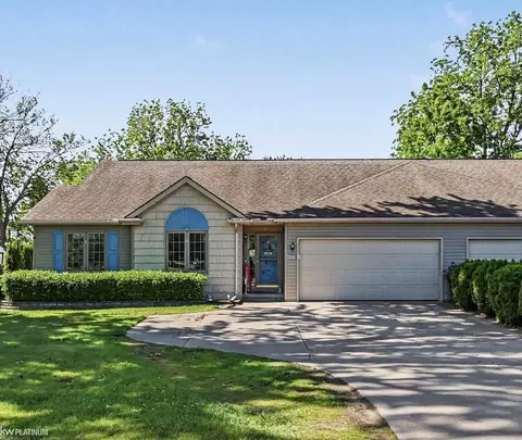 393 Pointe Tremble, Algonac, MI 48001