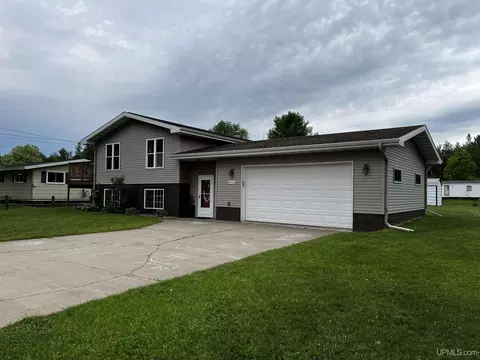 Exterior - 2424 County Road 496, Ishpeming, MI 49849 photo 4 of 12