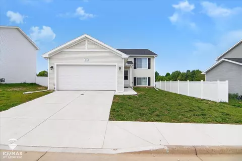 604 Muirfield, Eaton Rapids, MI 48827