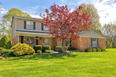 460 Abbey Wood, Rochester, MI 48306