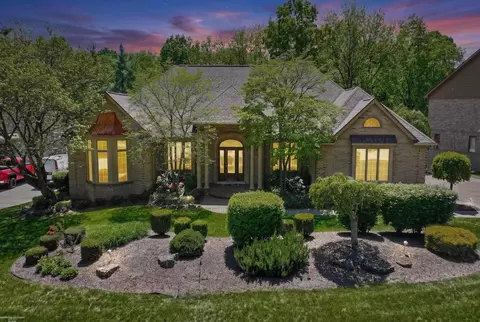 5500 Crystal Crk, Washington, MI 48094