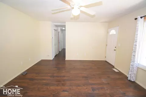 Living - 505 Wild Oak, Perry, MI 48872 photo 2 of 5