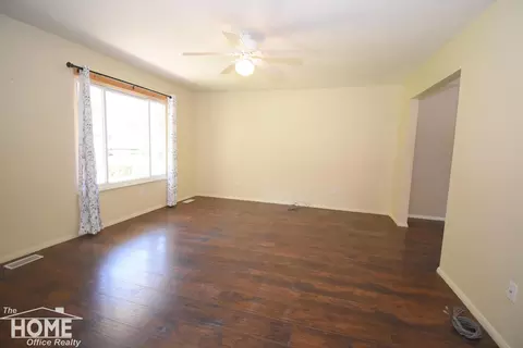 Living - 505 Wild Oak, Perry, MI 48872 photo 4 of 5