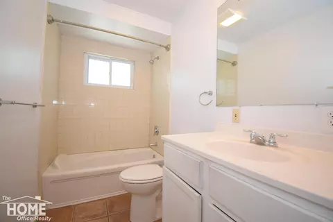 Bath - 505 Wild Oak, Perry, MI 48872 photo 1 of 2