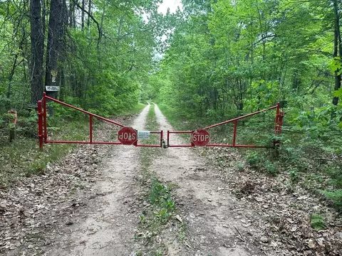 6 Acres Easement, Harrison, MI 48625