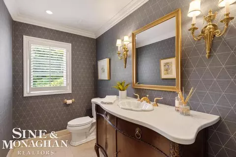 Bath - 22 Windemere, Grosse Pointe Farms, MI 48236 photo 2 of 8
