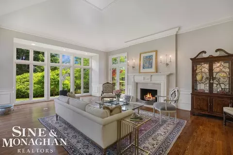 Living - 22 Windemere, Grosse Pointe Farms, MI 48236 photo 2 of 3
