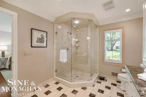 Bath - 22 Windemere, Grosse Pointe Farms, MI 48236 photo 6 of 8