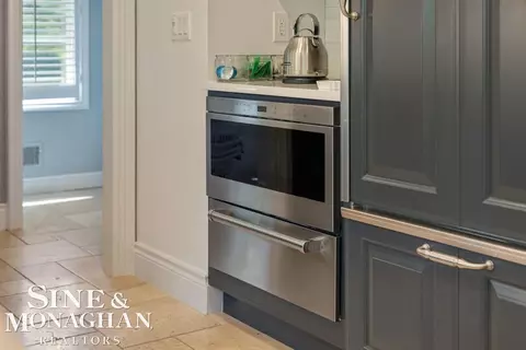 Kitchen - 22 Windemere, Grosse Pointe Farms, MI 48236 photo 8 of 15