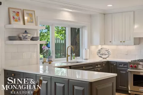 Kitchen - 22 Windemere, Grosse Pointe Farms, MI 48236 photo 2 of 15