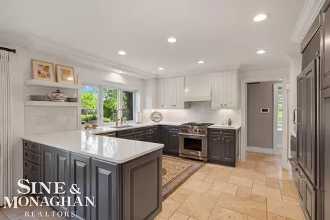Kitchen - 22 Windemere, Grosse Pointe Farms, MI 48236 photo 9 of 15