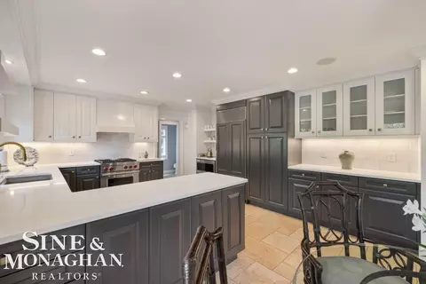 Kitchen - 22 Windemere, Grosse Pointe Farms, MI 48236 photo 5 of 15