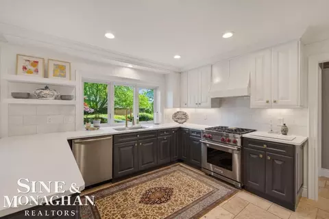 Kitchen - 22 Windemere, Grosse Pointe Farms, MI 48236 photo 11 of 15