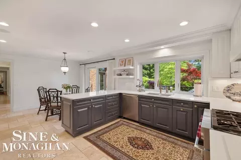 Kitchen - 22 Windemere, Grosse Pointe Farms, MI 48236 photo 13 of 15