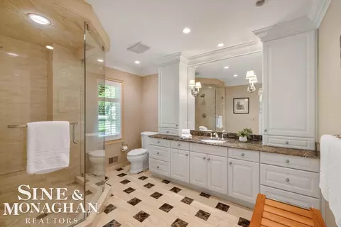 Bath - 22 Windemere, Grosse Pointe Farms, MI 48236 photo 5 of 8