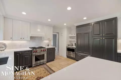 Kitchen - 22 Windemere, Grosse Pointe Farms, MI 48236 photo 7 of 15