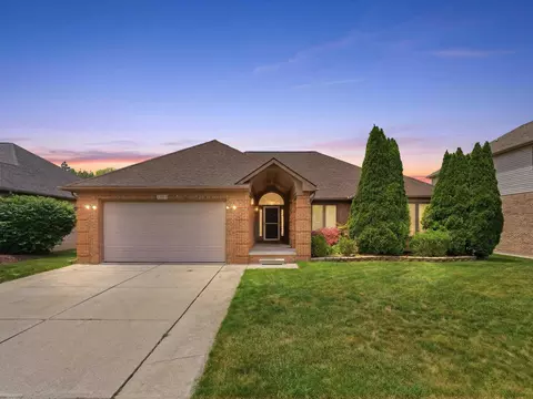 41891 Clinton Pnes, Clinton Township, MI 48038