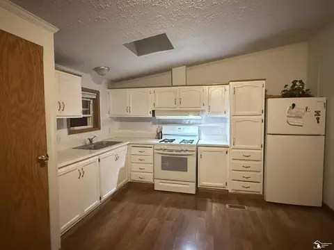Kitchen - 3202 Ferndale, Monroe, MI 48162 photo 2 of 2