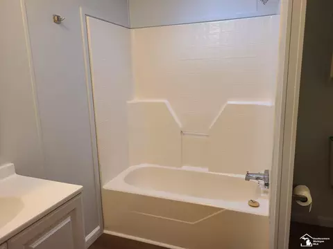 Bath - 3202 Ferndale, Monroe, MI 48162 photo 2 of 3