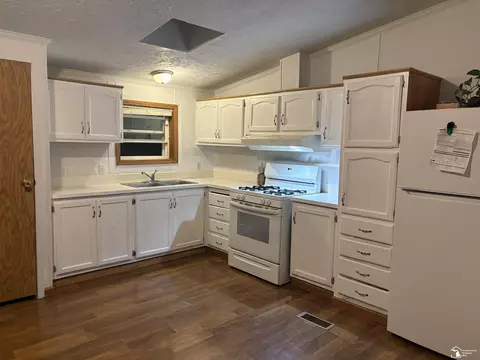 Kitchen - 3202 Ferndale, Monroe, MI 48162 photo 1 of 2