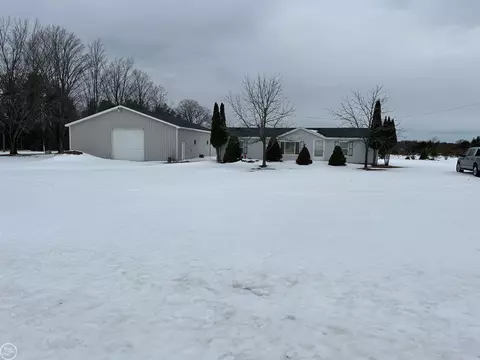 1009 Old M 37, Mesick, MI 49668