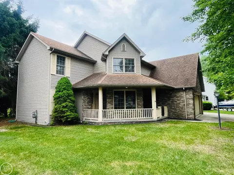 4102 James, Fort Gratiot, MI 48059