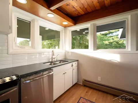 Kitchen - 1395 Primrose, Dewitt, MI 48820 photo 3 of 4