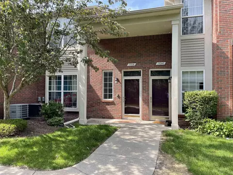 15336 Yale UNIT 227, Clinton Township, MI 48038
