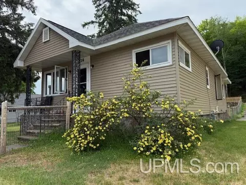 1724 Ridge, Niagara, WI 54151