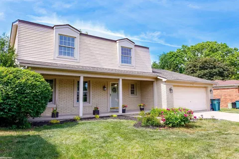1083 Shallowdale, Troy, MI 48085