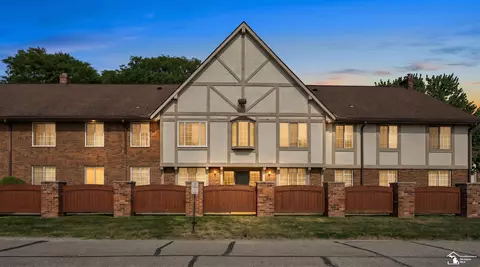 30200 Southfield #204, Southfield, MI 48076