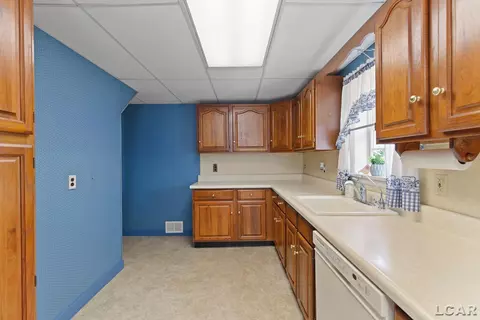 Kitchen - 302 Croswell, Adrian, MI 49221 photo 6 of 6