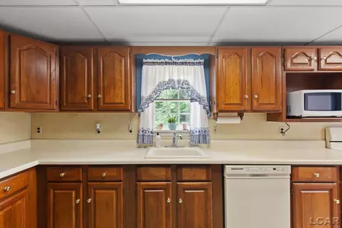 Kitchen - 302 Croswell, Adrian, MI 49221 photo 4 of 6