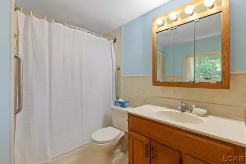 Bath - 302 Croswell, Adrian, MI 49221 photo 1 of 1