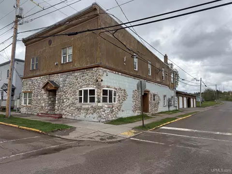 205207 E Vaughn, Ironwood, MI 49938