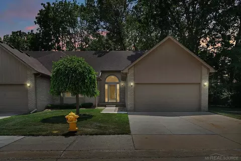 15634 Corso, Clinton Township, MI 48035