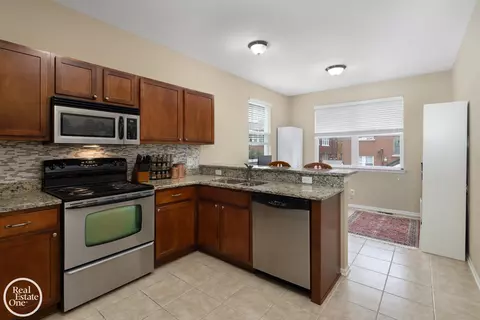 Kitchen - 1048 Lakepointe #A, Grosse Pointe Park, MI 48230 photo 2 of 3