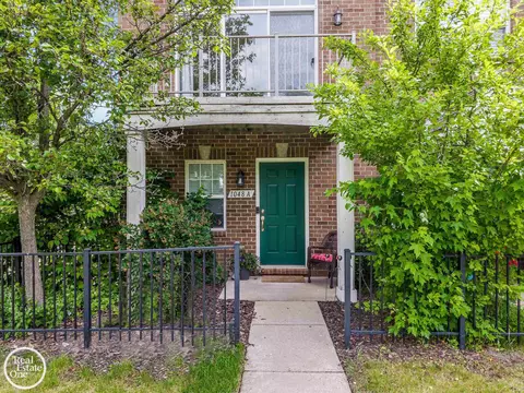 Exterior - 1048 Lakepointe #A, Grosse Pointe Park, MI 48230 photo 2 of 4