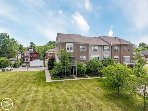 Exterior - 1048 Lakepointe #A, Grosse Pointe Park, MI 48230 photo 4 of 4