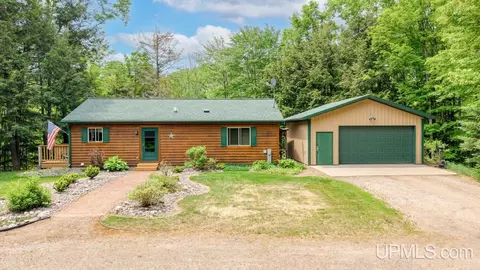 5035 Green Acres, Florence, WI 54121