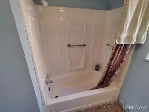 Bath - 415 Birch, Munising, MI 49862 photo 2 of 5