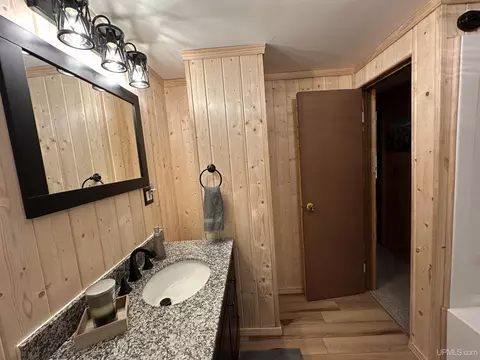 Bath - 1734 Little Perch Lake Rd, Ishpeming, MI 49849 photo 5 of 5