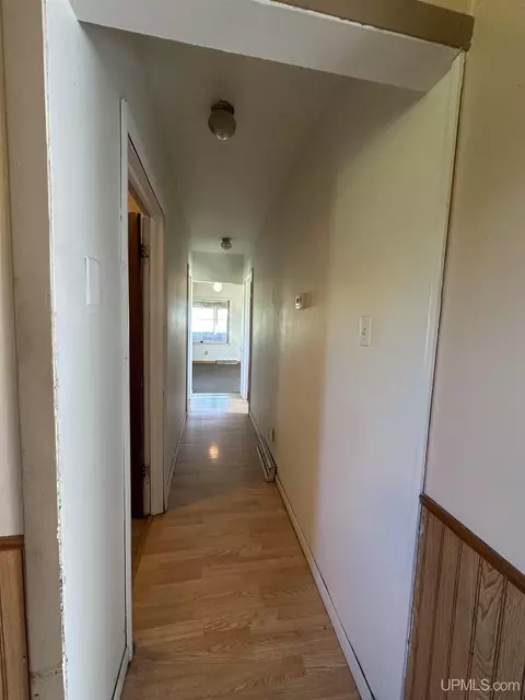 Entry Way - 6038 29th, Gladstone, MI 49837 photo 1 of 1