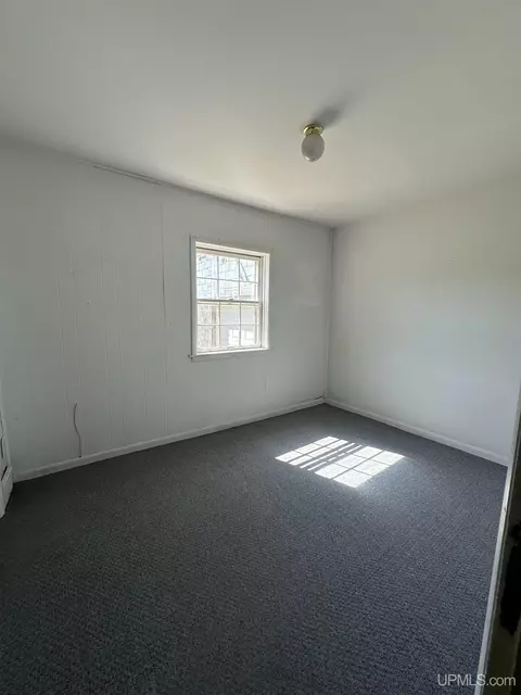 Bedroom - 6038 29th, Gladstone, MI 49837 photo 2 of 2