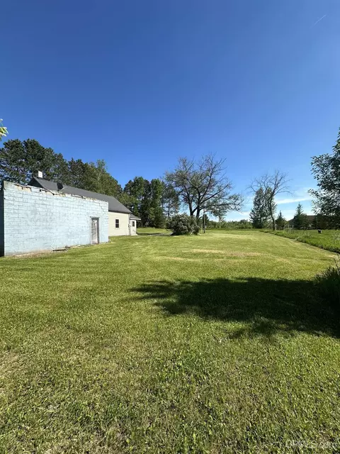 Exterior - 6038 29th, Gladstone, MI 49837 photo 3 of 3