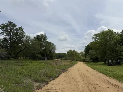 00 Parker, Fort Gratiot, MI 48059