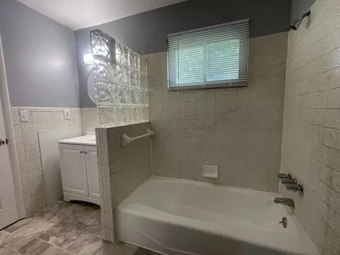 Bath - 1691 Mcalpine, Mount Morris, MI 48458 photo 1 of 2