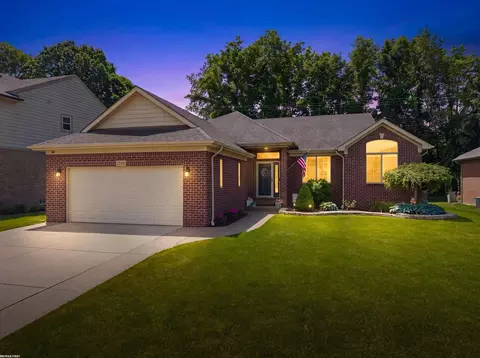 22350 Brantingham, Macomb, MI 48044